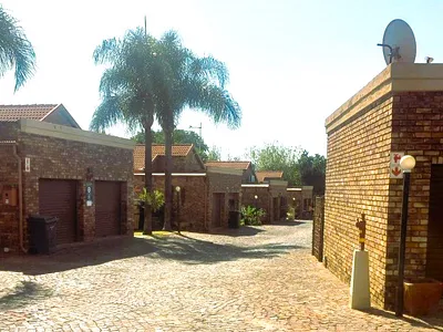 3 Bedroom Townhouse For Sale in Pretoria - 0eNb.webp