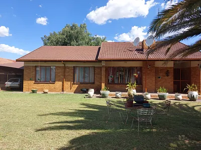 3 Bedroom House For Sale in Vanderbijlpark - d1pB.webp