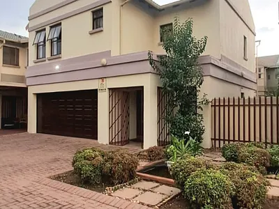 3 Bedroom Townhouse For Sale in Vanderbijlpark - J2O4.webp