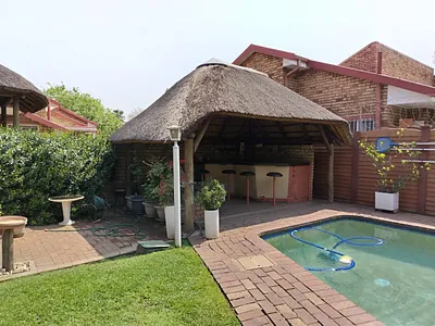 4 Bedroom Townhouse For Sale in Vereeniging - img