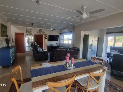 4 Bedroom House For Sale in Vereeniging - xcD7.webp