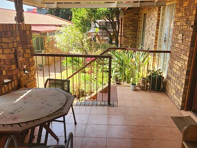 2 Bedroom Townhouse For Sale in Akasia - cE98.webp