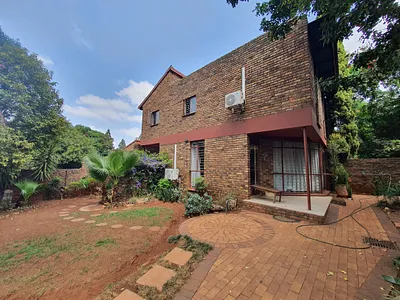 3 Bedroom Apartment For Sale in Pretoria - Yh05.webp