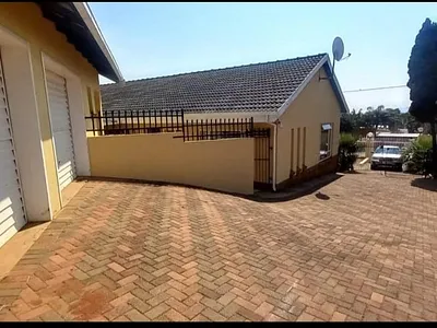 4 Bedroom House For Sale in Pretoria - DaSk.webp
