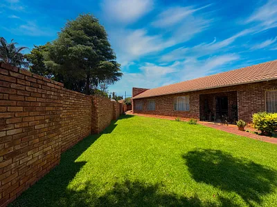 3 Bedroom House For Sale in Akasia - Tp5c.webp