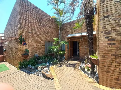3 Bedroom House For Sale in Pretoria - 5RMX.webp