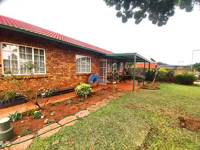 3 Bedroom House For Sale in Akasia - JVT2.webp