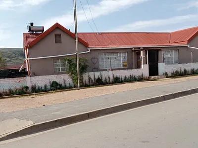 3 Bedroom House For Sale in Uniondale - h84T.webp