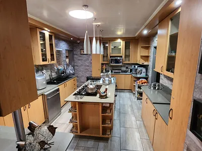 6 Bedroom House For Sale in Sasolburg - HNwk.webp