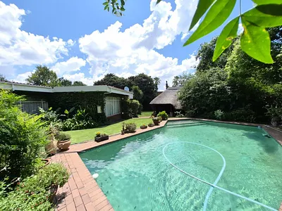 4 Bedroom House For Sale in Vanderbijlpark - 2v1G.webp