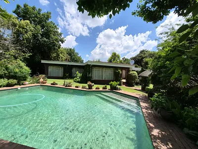 4 Bedroom House For Sale in Vanderbijlpark - 8fl0.webp