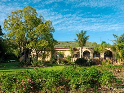 5 Bedroom House For Sale in Uniondale - dICE.webp