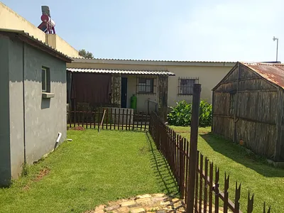 5 Bedroom House For Sale in Helderstrome AH, Vereeniging - 6nCD.webp