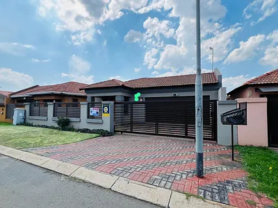 3 Bedroom House For Sale in Vanderbijlpark CE 7, Vanderbijlpark CE - img