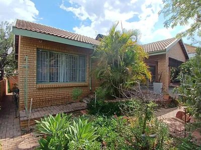 2 Bedroom Townhouse For Sale in Bela Bela - img