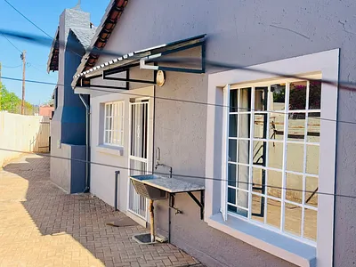 3 Bedroom Townhouse For Sale in Akasia - m7jD.webp