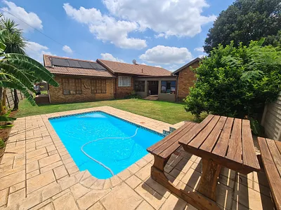 4 Bedroom House For Sale in Sasolburg - Wu1u.webp