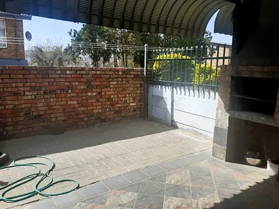 3 Bedroom Apartment For Sale in Pretoria - ShqV.webp