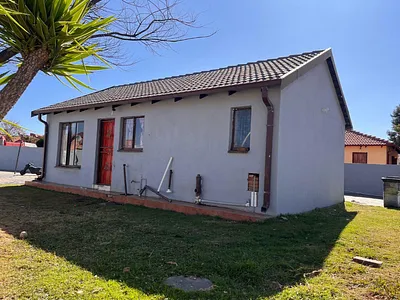 3 Bedroom House For Sale in Pretoria - Rcx4.webp