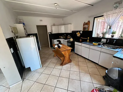 3 Bedroom House For Sale in Vanderbijlpark - 2yU6.webp