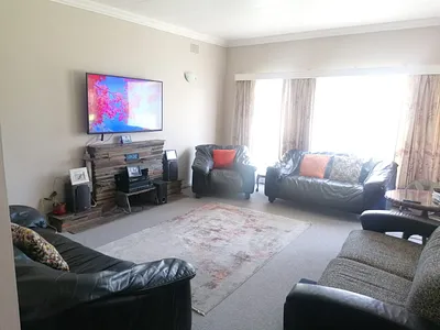 4 Bedroom House For Sale in Sasolburg - ZXtu.webp