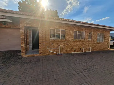 3 Bedroom Townhouse To Rent in Lephalale - img