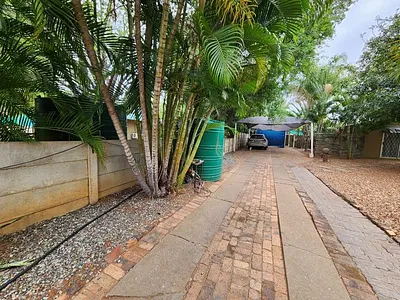 4 Bedroom House For Sale in Lephalale - PJ8h.webp