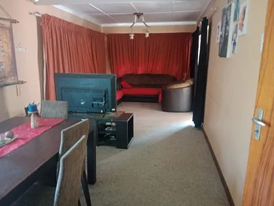4 Bedroom House For Sale in Sasolburg - ql17.webp
