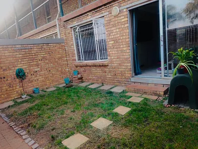 2 Bedroom Apartment For Sale in Pretoria - 0mhx.webp