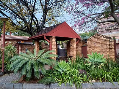 2 Bedroom Townhouse To Rent in Pretoria - qdED.webp