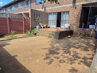 3 Bedroom Apartment For Sale in Pretoria - 0xy8.webp