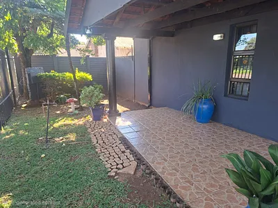 6 Bedroom House For Sale in Pretoria - orST.webp