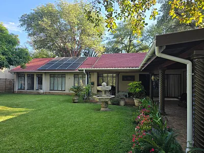 4 Bedroom House For Sale in Lephalale - 77aN.webp