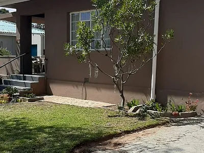 2 Bedroom House For Sale in Uniondale - CdQV.webp