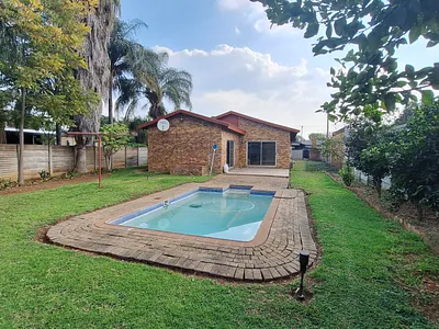 4 Bedroom House For Sale in Pretoria - Ox8v.webp
