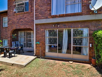 5 Bedroom Townhouse For Sale in Johannesburg - s6Af.webp