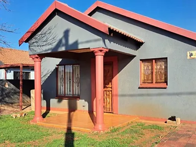 3 Bedroom House For Sale in Soshanguve - rRJH.webp