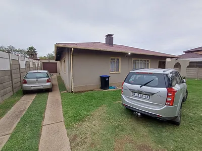 3 Bedroom House For Sale in Vanderbijlpark - 9bKz.webp