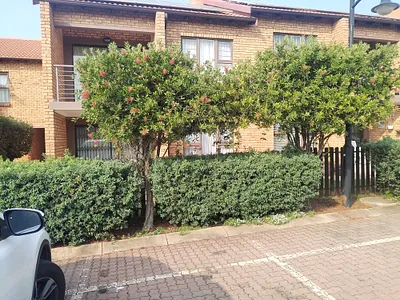 2 Bedroom Apartment For Sale in Pretoria - e9b4.webp