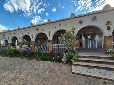 4 Bedroom House For Sale in Pretoria - LV0p.webp