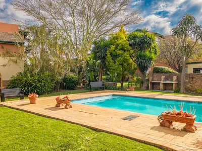 2 Bedroom Apartment For Sale in Pretoria - img