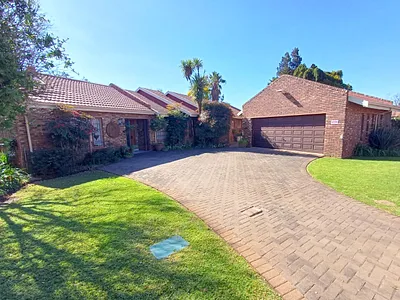 3 Bedroom House For Sale in Vereeniging - SpQo.webp