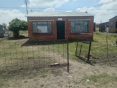 2 Bedroom House For Sale in Theunissen - C3OU.webp