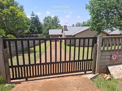 3 Bedroom House For Sale in Newcastle - img