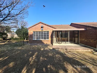 2 Bedroom Townhouse To Rent in Newcastle - kfcY.webp