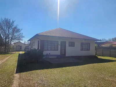 3 Bedroom House To Rent in Newcastle - JTXp.webp