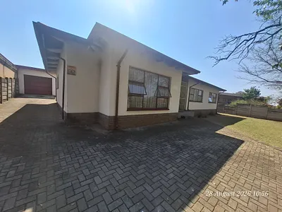 4 Bedroom House For Sale in Newcastle - img