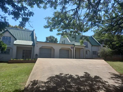 3 Bedroom House To Rent in Newcastle - vV3T.webp