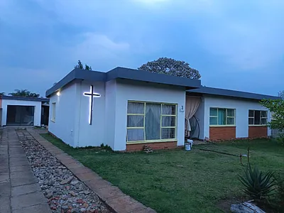 4 Bedroom House For Sale in Newcastle - 4nOk.webp