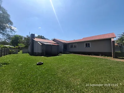 3 Bedroom House For Sale in Newcastle - img